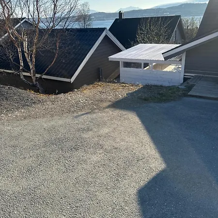 Mellom Fjell Og Fjaere Tromsø