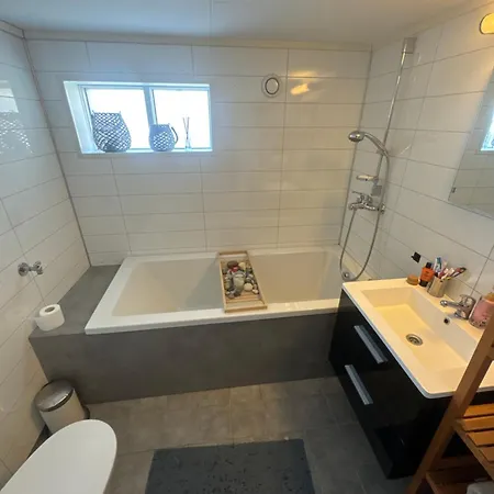 Mellom Fjell Og Fjaere Apartamento