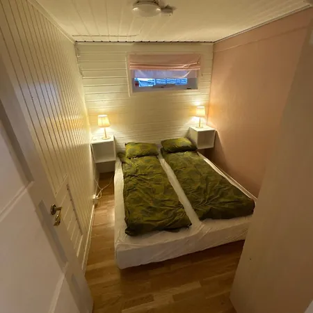 Mellom Fjell Og Fjaere * Tromsø