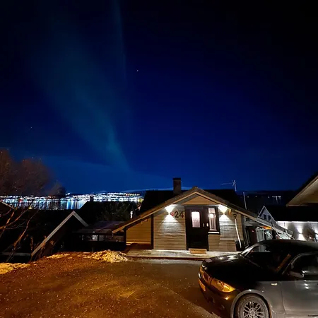 Mellom Fjell Og Fjaere * Tromsø