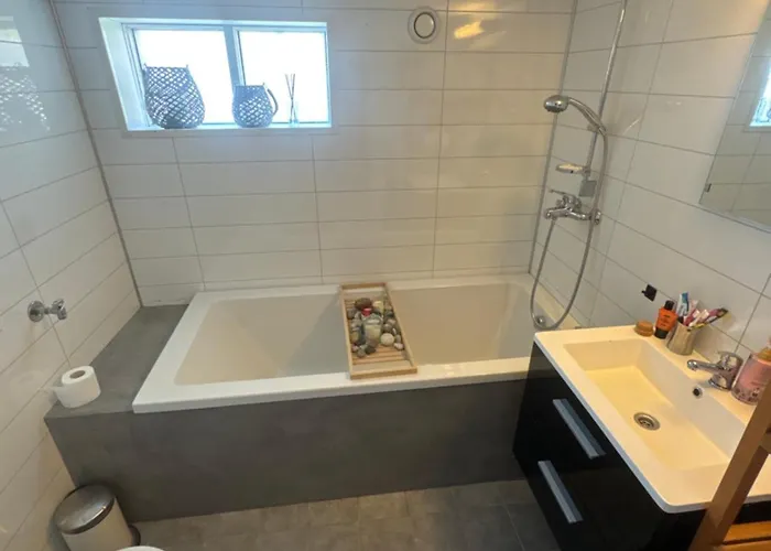 Mellom Fjell Og Fjaere Appartement